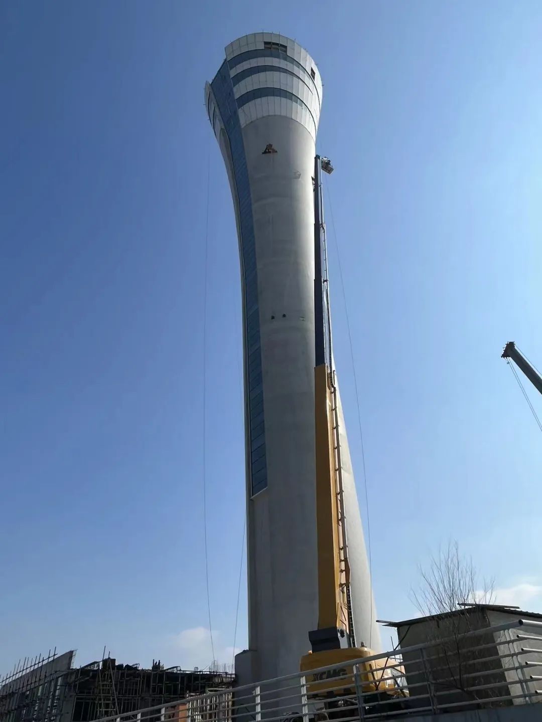 大顯身手！徐工直臂式高空作業平臺XGS70K魔都首秀！