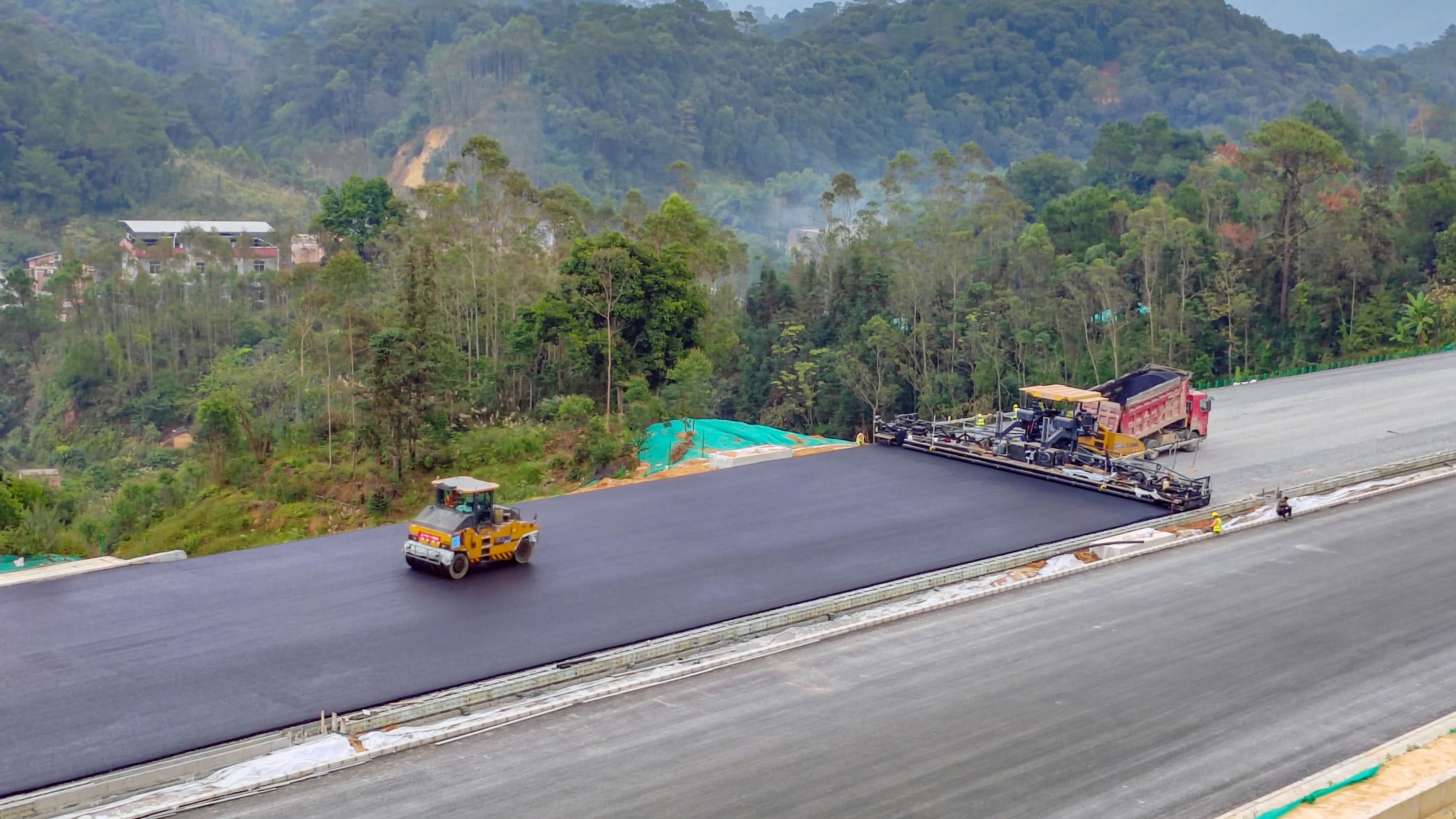 又一高速公路大項目，閃耀“徐工金”！