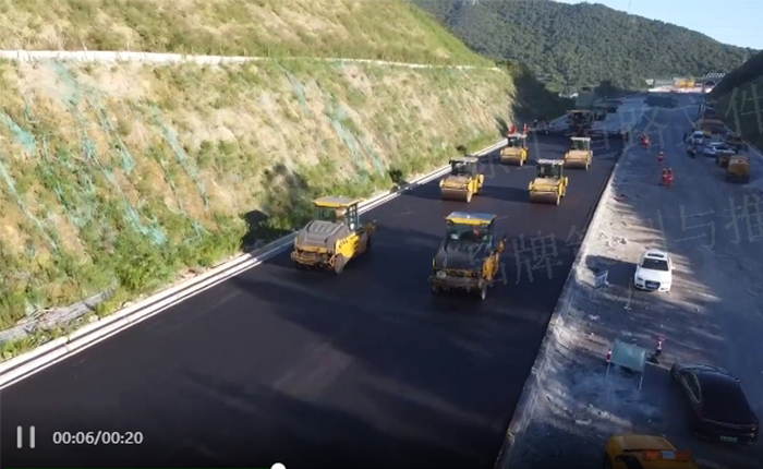 六橫公路大橋：瀝青路面的機械大秀
