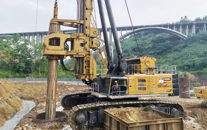 徐工XR1600F旋挖鉆機提速大橋樁基建設(shè)！