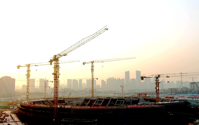 國內(nèi)首座！多臺徐工塔機(jī)建證上海體育新地標(biāo)