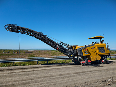 XM1305F 前輸料銑刨機｜格魯吉亞道路翻新標桿施工案例